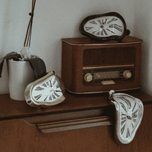 Reloj de pared estilo Salvador Dalí