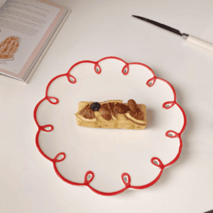 Plato De Cerámica Blanca Con Borde Rojo