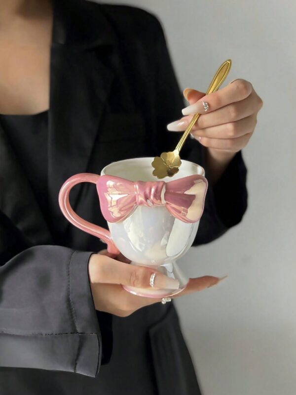 Taza con diseño de lazo y pie alto QUIERODECO