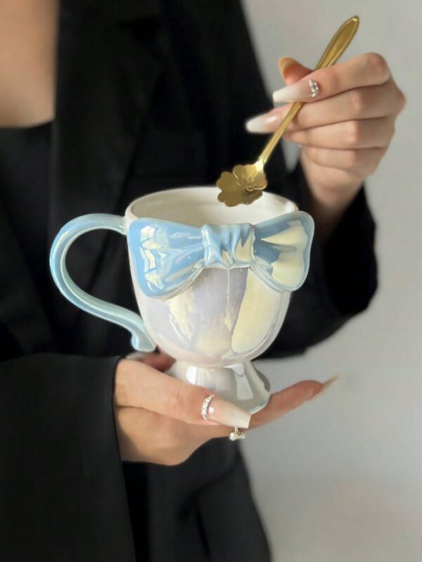 Taza con diseño de lazo y pie alto QUIERODECO