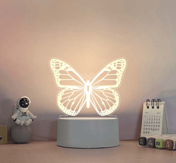 Luz con diseño de mariposa